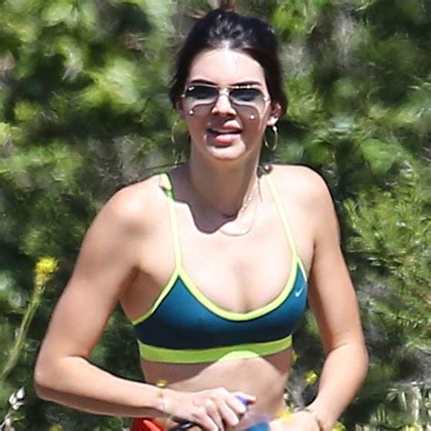 Kendall Jenner Betätigt Sich Sportlich Und Sieht Dabei So Aus E