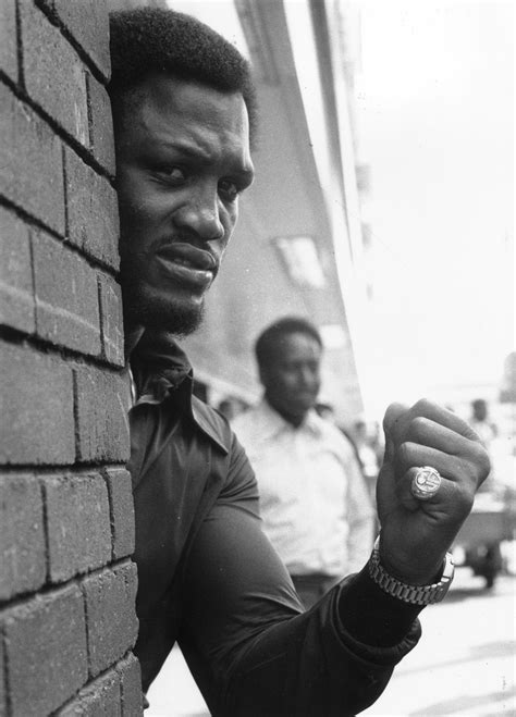 Boxing Legend “smokin” Joe Frazier Dies At 67