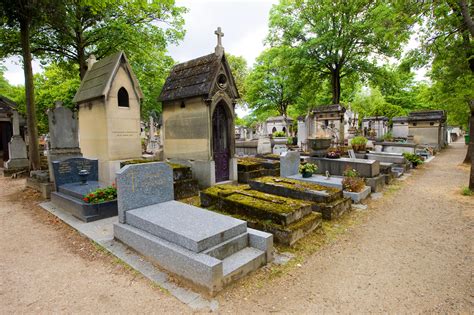 Pere Lachaise Cemetery One Of The Top Attractions In Paris France
