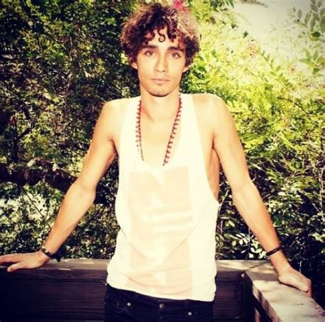 Robert Sheehan Bio Wiki Net Worth Dating Girlfriend Gay Height