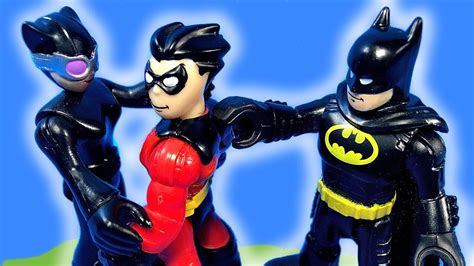 Imaginext Batman Looks For Robin And Catwoman Youtube