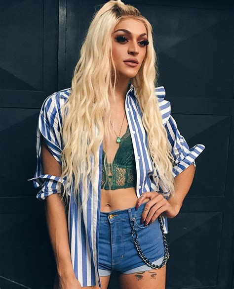From maranhão to the world, the drag queen and singer who conquered millions with her talent. Pabllo Vittar usa corselet e short jeans para 'Domingão do ...
