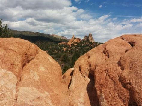 Featuring pinnacle window, giant overlook, garden of the gods overlook arch, noah's arch, moss covered bridge, turtle rock, hippo head, mushroom rocks, purse strap arch and mushroom rock, anvil rock, e.t. Garden Of The Gods In Colorado Has A Must-See Scenic Overlook