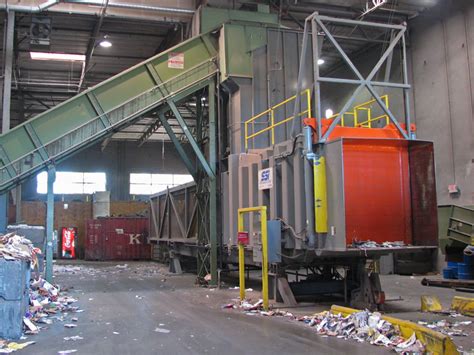 A method suited for combustible refuse. Pre-Load Transfer Station Compactors | SSI Compaction Systems