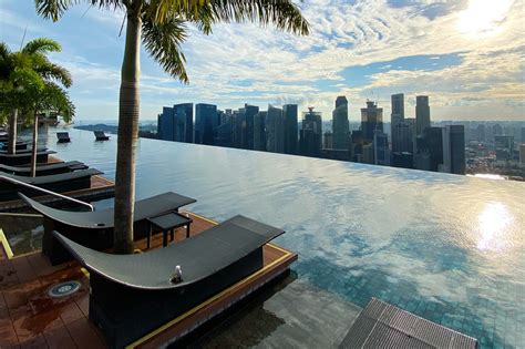 Lhôtel Marina Bay Sands Et Son Infinity Pool à Singapour
