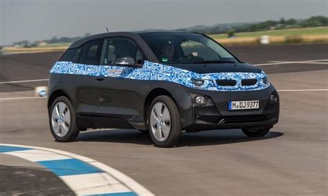 The color available in the bmw white, black, green, blue. The Electric BMW i3: BMW i3 Color Choices