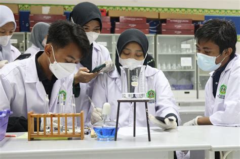 Kimia Organik Pembuatan Ester Unit Laboratorium MIPA IAIN Syekh