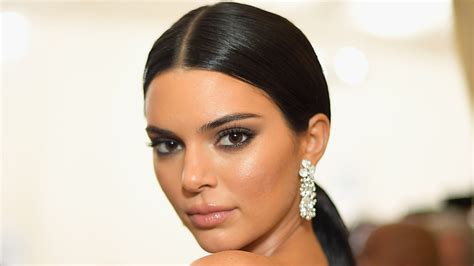 The Lip Liner Trick That Kendall Jenners Makeup Artist Swears By