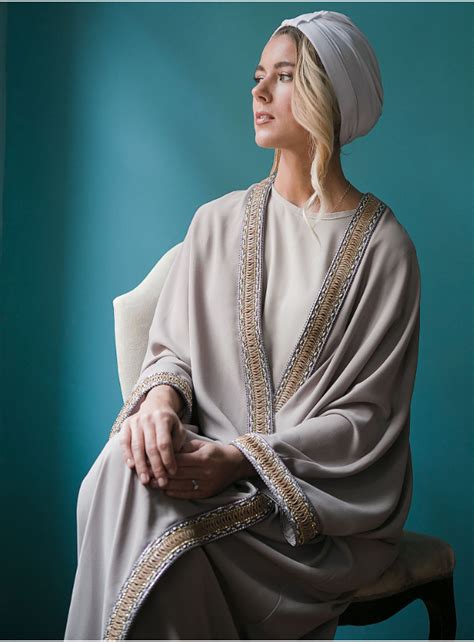 Elegant Bisht Luxe Beige Bisht Abaya Decorated With Traditional
