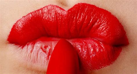 8 Reasons Why The Girl Who Wears Red Lipstick Is The Best