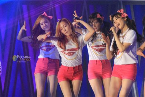 [pics] 130608 Seohyun 2013 Girls’ Generation World Tour ‘girls And Peace’ In Seoul Princess