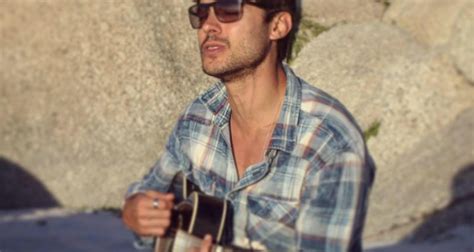 Este cantor fluminense já atua nos palcos cariocas por vários anos. Conheça Cassiano Kruger, um cantor multifacetado - Matraca ...