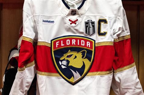 Stanley Cup Final Fans Roast Nhl Over Panthers Awkward Patch Placement Yahoo Sports