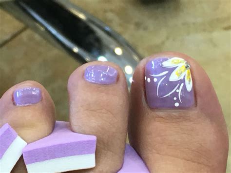 Lavender Purple Toes With White And Yellow Flower Accent Yellow Toe