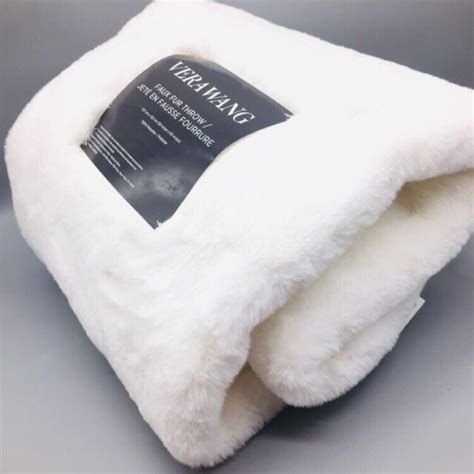 Vera Wang White Faux Fur Throw Blanket Plush Ultra Soft Luxury Designer