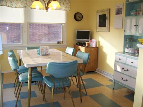 Dianas Early 60s Oak Kitchen With Plank Doors And Colonial Hardware