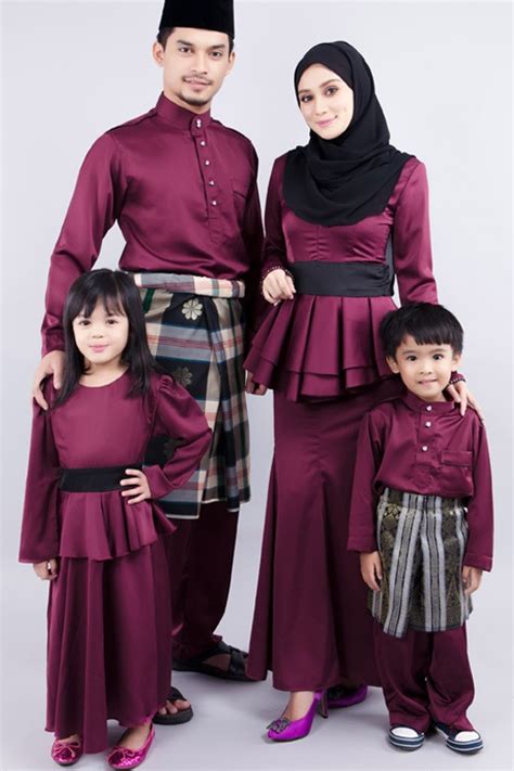 Baju melayu berlengan panjang yang dikenakan di atas celana panjang dan biasanya disertai dengan sarung pendek yang dililitkan dipinggul. 21+ Best Style Baju Melayu Johor 2021 Popular Malaysia