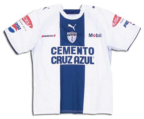 La liga mx 2021 va llegando a su fin. Camisetas de Pachuca: Foto de la camiseta 2006-2007 local.