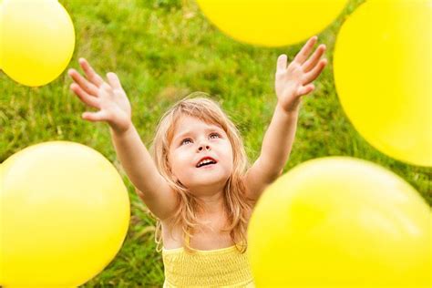 25 Fun Balloon Games For Kids In 2021 Balloon Games For Kids Fun