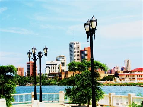 Marakaaya) is a city and municipality in northwestern venezuela, on the western shore of the strait that connects lake maracaibo to the gulf of venezuela. Conoce Venezuela: La ciudad de Maracaibo en imagenes