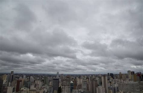 A metsul meteorologia aponta que um massa de ar polar intensa vai atingir o território brasileiro e grande parte da américa do sul. Temperatura despenca em Curitiba nesta sexta-feira ...
