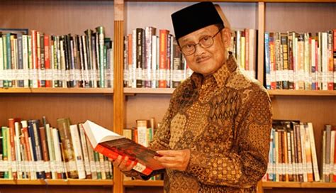 Habibie is a writer, known for habibie & ainun (2012) and rudy habibie: Perjuangan B.J. Habibie Kuliah di Jerman Akan Menginspirasi