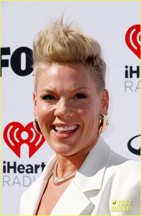Pink Walks Carpet With Her Kid At Iheartradio Music Awards 2023 Photo