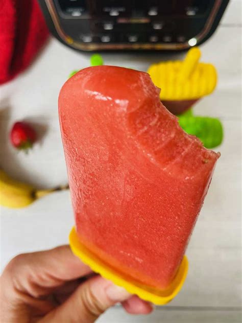 Strawberry And Banana Homemade Ice Lolly Only 48 Calories Each