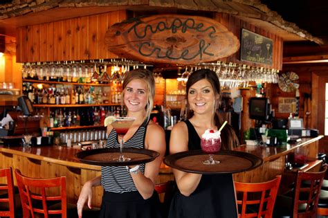Jūs varat atrast sīkāku informāciju par the cove at priest lake vietnē www.liveatcoveapts.com. Restaurants Idaho | Bar | Elkins Resort on Priest Lake