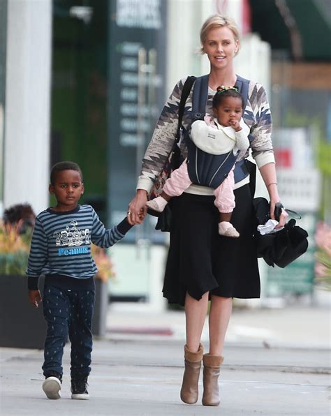 Photo Exclusif Charlize Theron emmène ses enfants Jackson et August