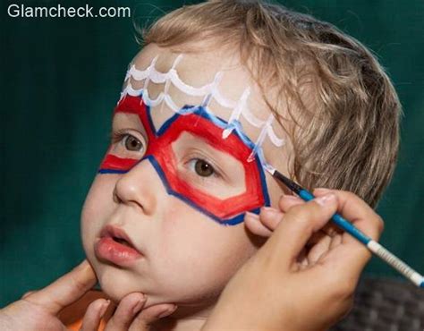 Your little one will be clowning around all halloween with this classic clown look. Halloween Makeup for Kids - Spiderman