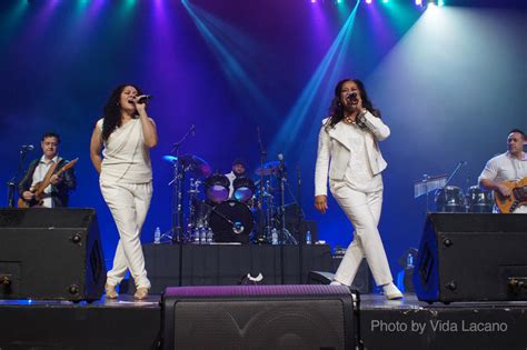 In Photos The 80s Made A Comeback In Manila With The Jets Concert