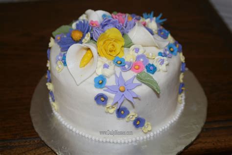 Real flowers may fade away, but this delicious cake will be something your this simple and stunning mother's day cake is the perfect way to create something beautiful and delicious for mom! Daily Messes: Mother's Day Ideas: Bake a Cake!