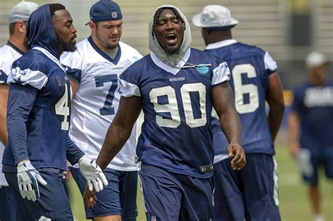 Pass rushers bring varying story lines for Cowboys in 2018 | AP News