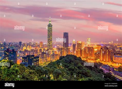 Taipei City Skyline Landscape At Sunset Time In Taiwan Stock Photo Alamy