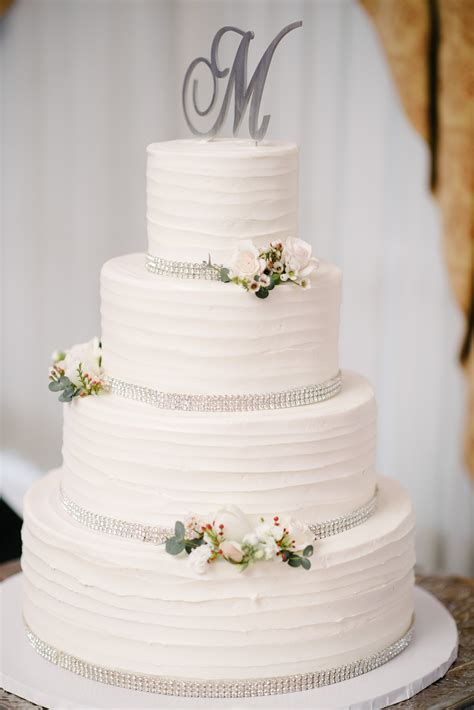 Show Me Your Simple Yet Elegant Wedding Cakes