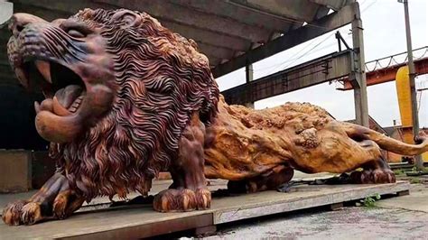 An Amazing Giant Wooden Lion Carved From A Single Tree Viral Zone 24