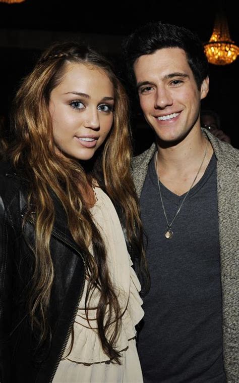 Star Miley Cyrus Na Festa Hannah Montana Em Los Angeles