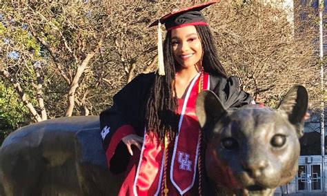 Texas Teen Becomes Youngest Person To Graduate From Uh Already
