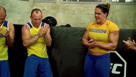 Pics Mma Star Gabi Garcia Shows Off Insanely Ripped Abs After