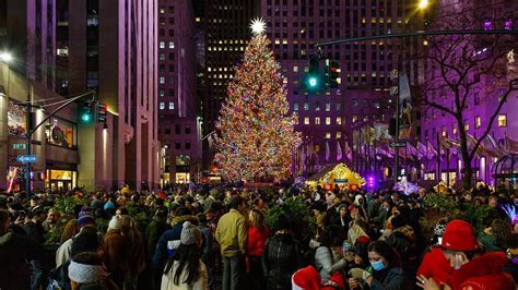 Rockefeller Center Christmas Tree Crowds New York City 2021 Youtube