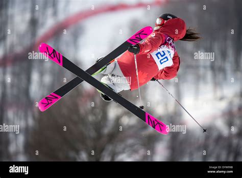 Yuki Tsubota Can Competing In The Ladies Ski Slopestyle At The