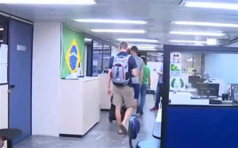 Brazil Police Pull Us Swimmers From Flight Amid Robbery Probe
