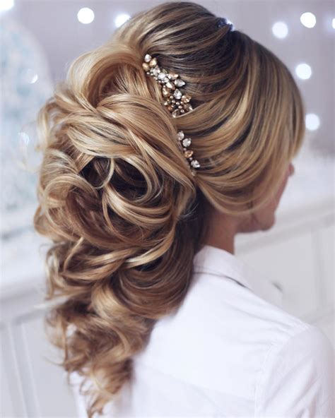 This wedding hairstyle for long hair is called waterfall braid is an interesting version of an ordinary down style. 10 Lavish Wedding Hairstyles for Long Hair - Wedding ...
