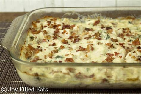 Jalapenos and buffalo chicken are a marriage of flavors that just had to be done. Keto Jalapeno Popper Chicken Casserole - Low Carb, GF ...