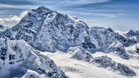 Download Wallpaper Mountain Peak From Alaska 1600x900