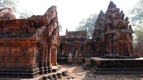 Tourists Deported For Taking Nude Photos At Angkor Wat Cnn Travel