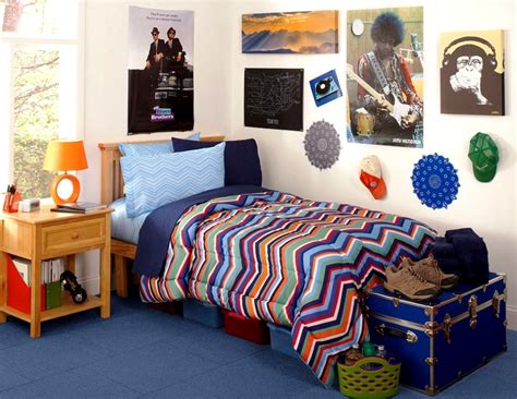 The dorm room decor that will spruce up the smallest of spaces. College Dorm Room - Ideas of Distributing the Nuance ...