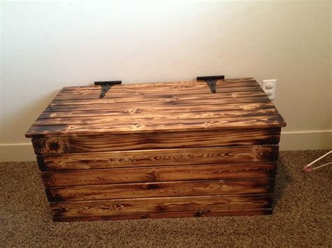 Good toy storage is easy to maintain and keeps your child's toys from cluttering all over the house. DIY toy box made from old pallets. Blow torched and glazed ...