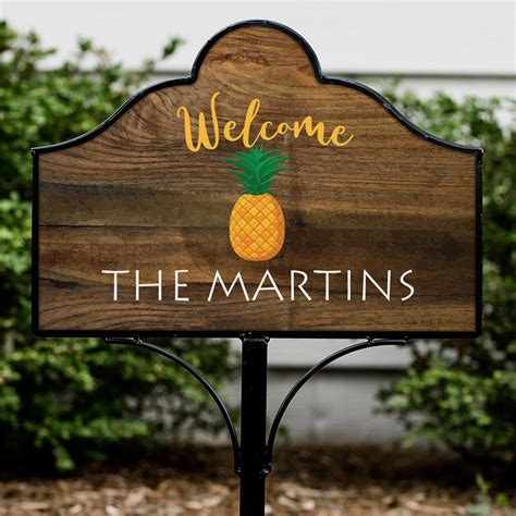 Personalized Welcome Pineapple Magnetic Sign Set | GiftsForYouNow